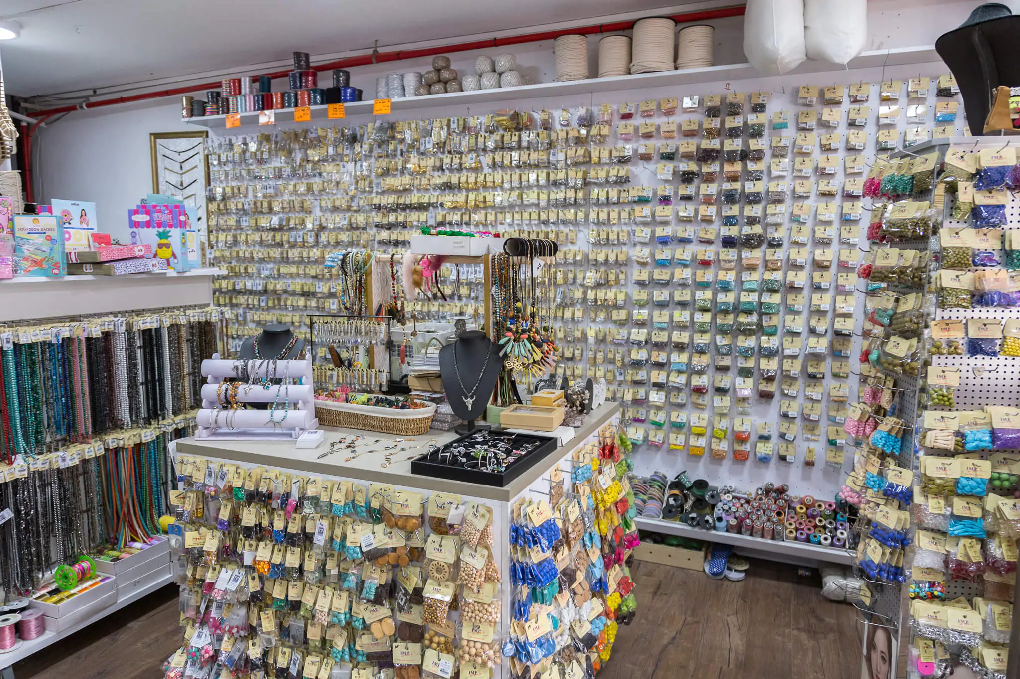 מוצרי תכשיטנות בנתניה