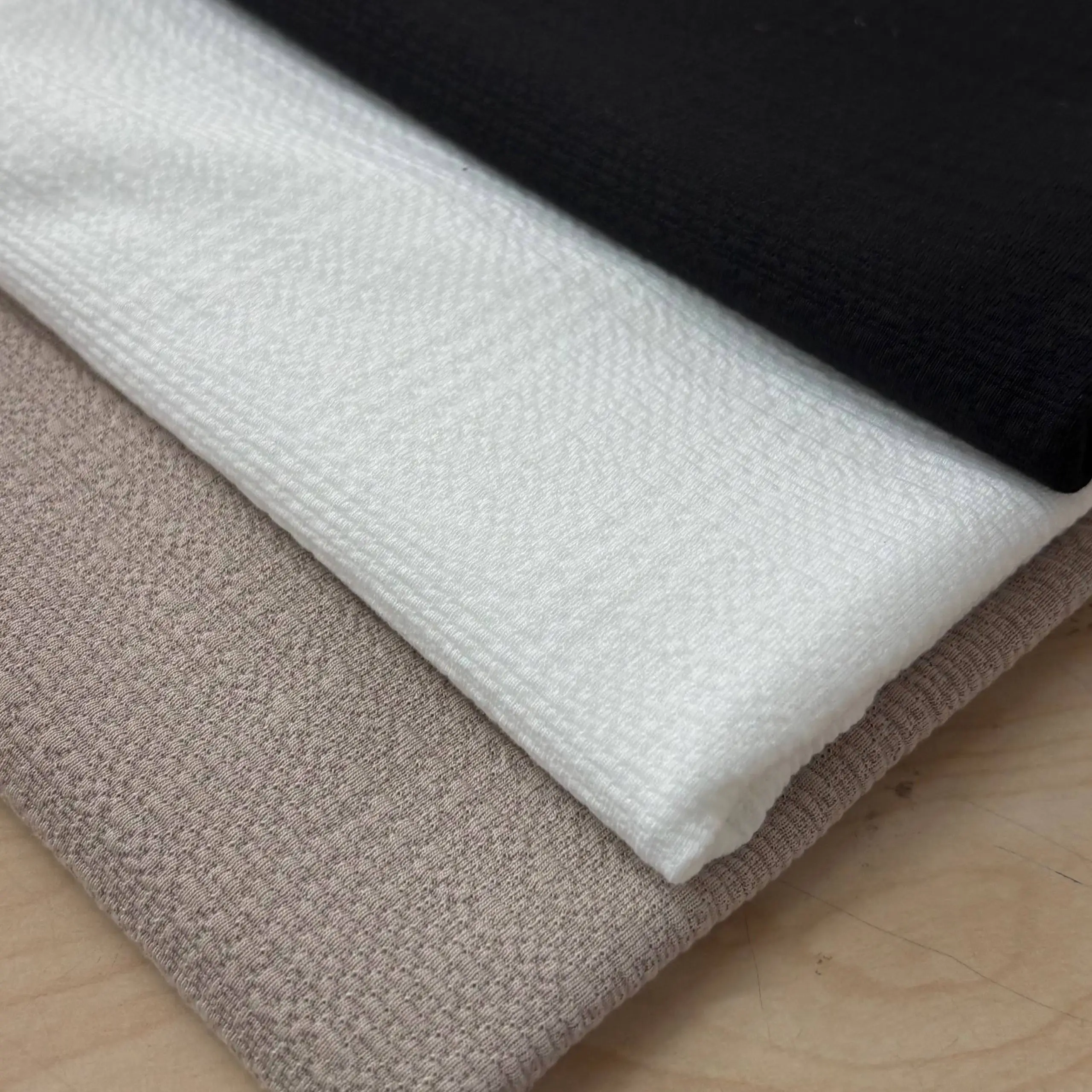 ⁦בד גרזי דוגמת צמות בז בהיר⁩ – תמונה ⁦5⁩