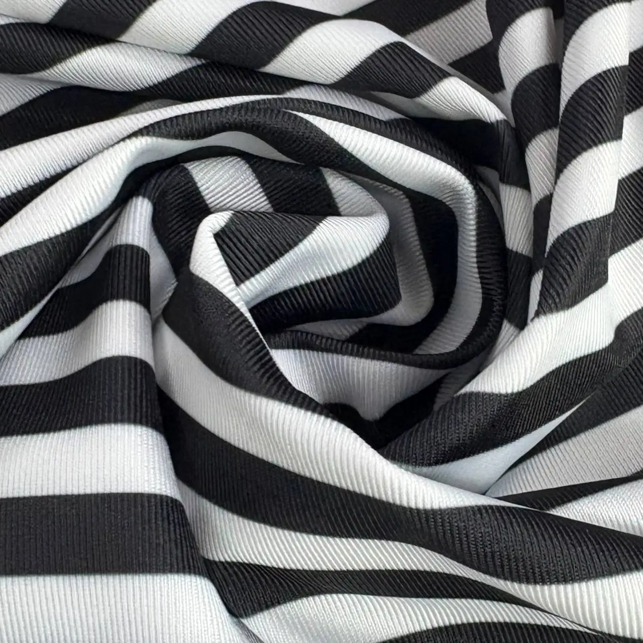 ⁦בד לייקרה פס צר שחור לבן⁩ – תמונה ⁦2⁩