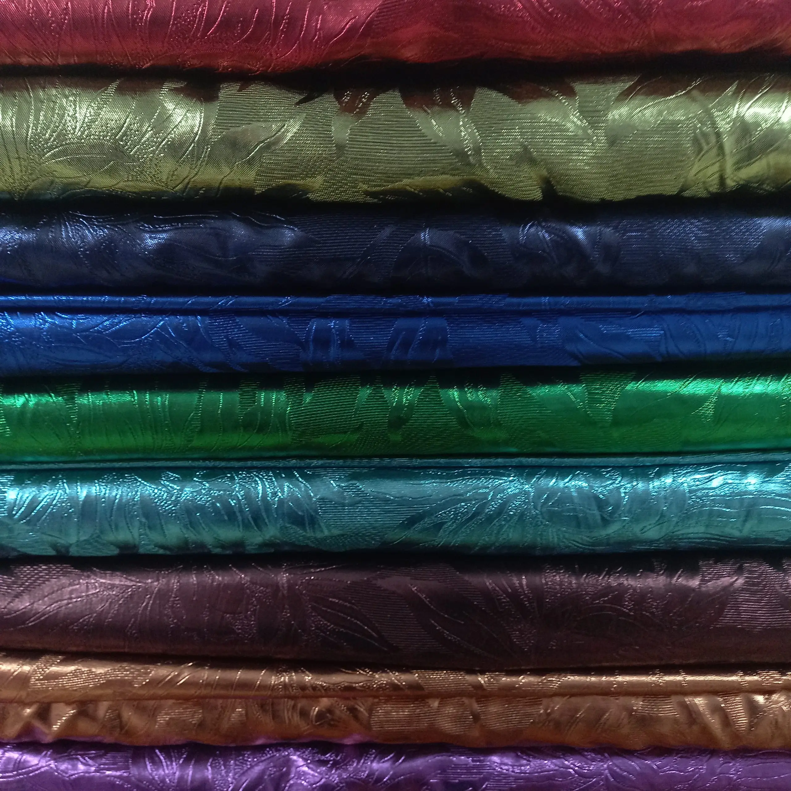 ⁦בד ברוקד פרחים מטאלי ירוק פיסטוק⁩ – תמונה ⁦2⁩