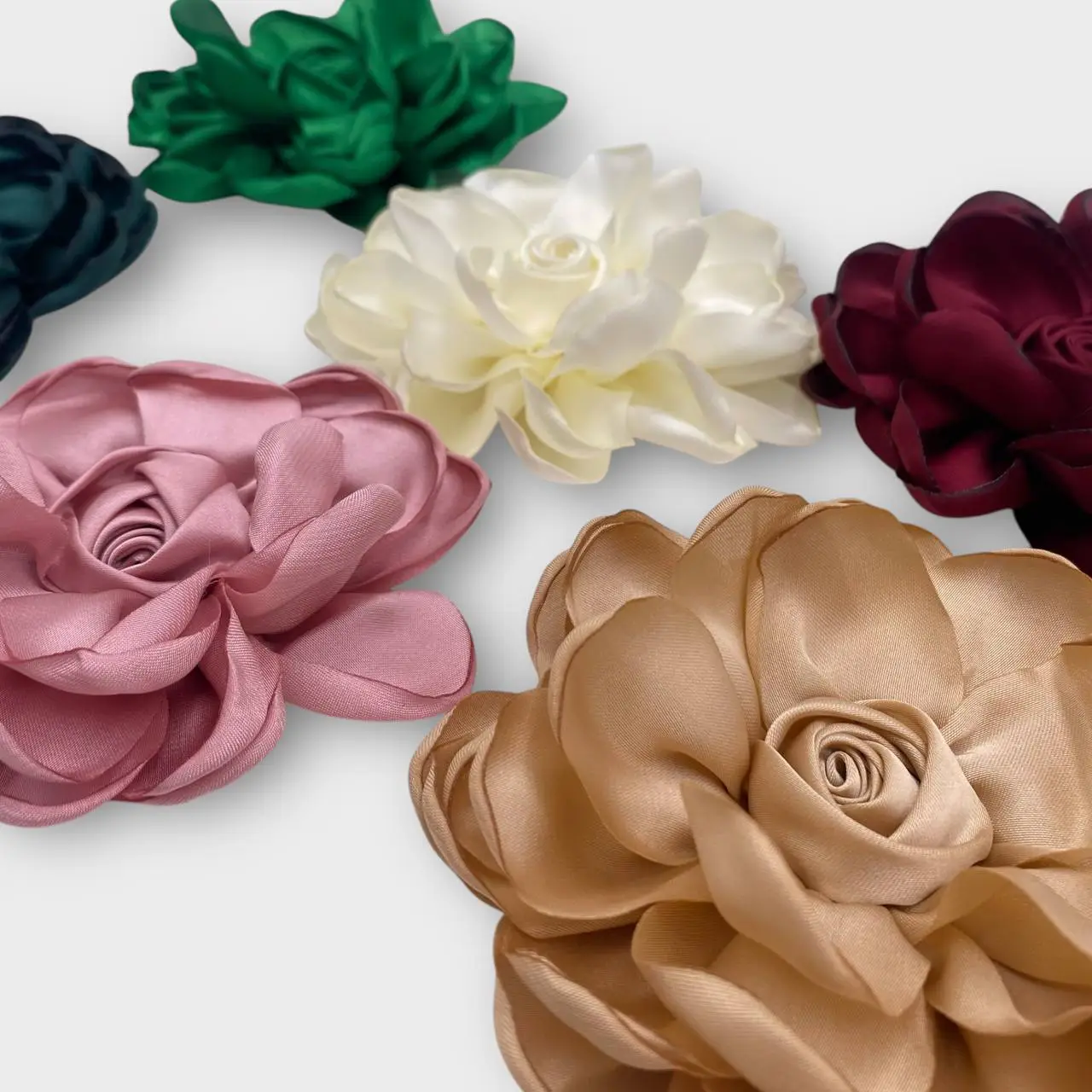 פרח בד סאטן