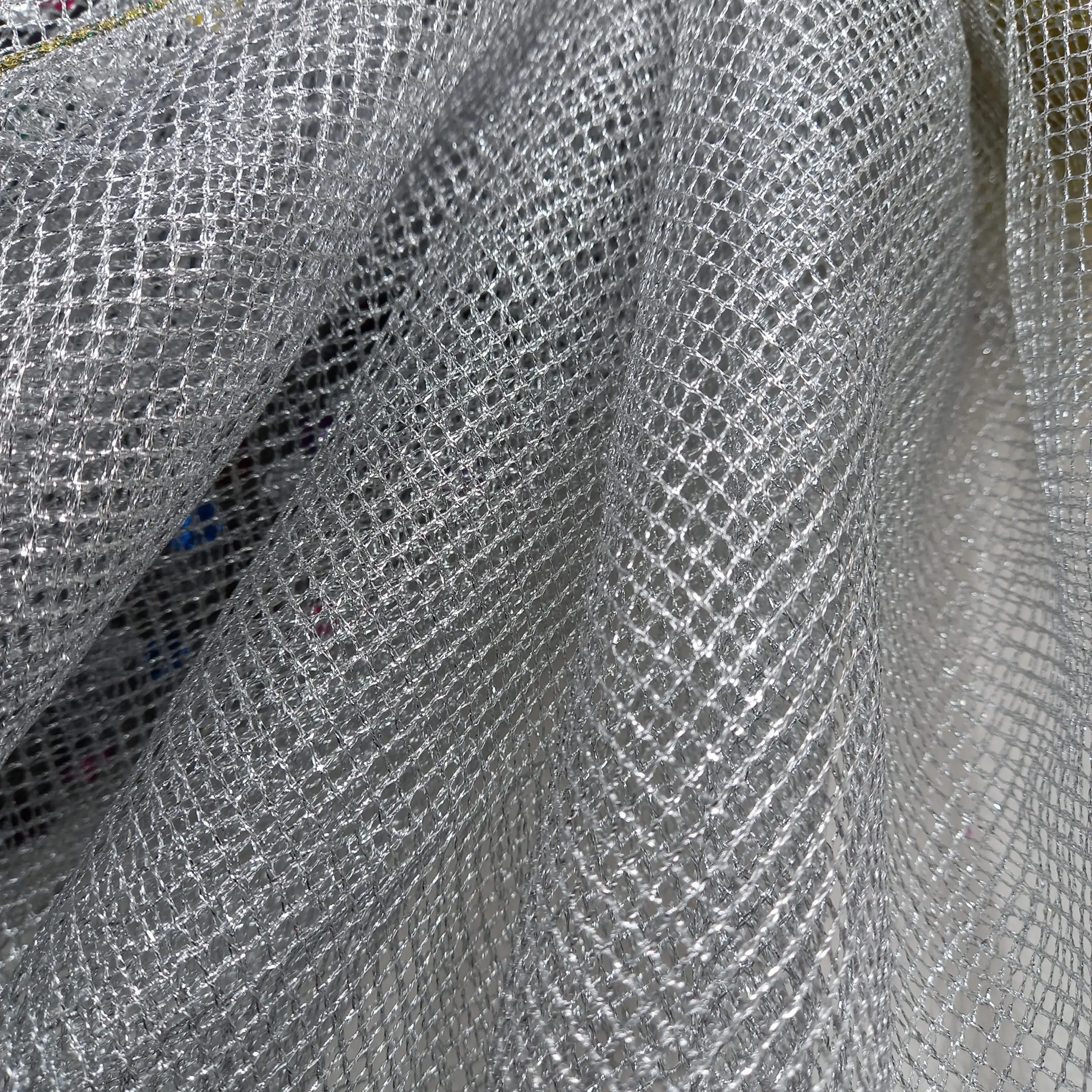 ⁦רשת כסף מנצנץ⁩ – תמונה ⁦2⁩