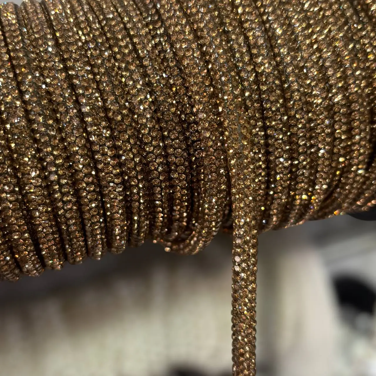 שרוך יהלומים חום ברונזה