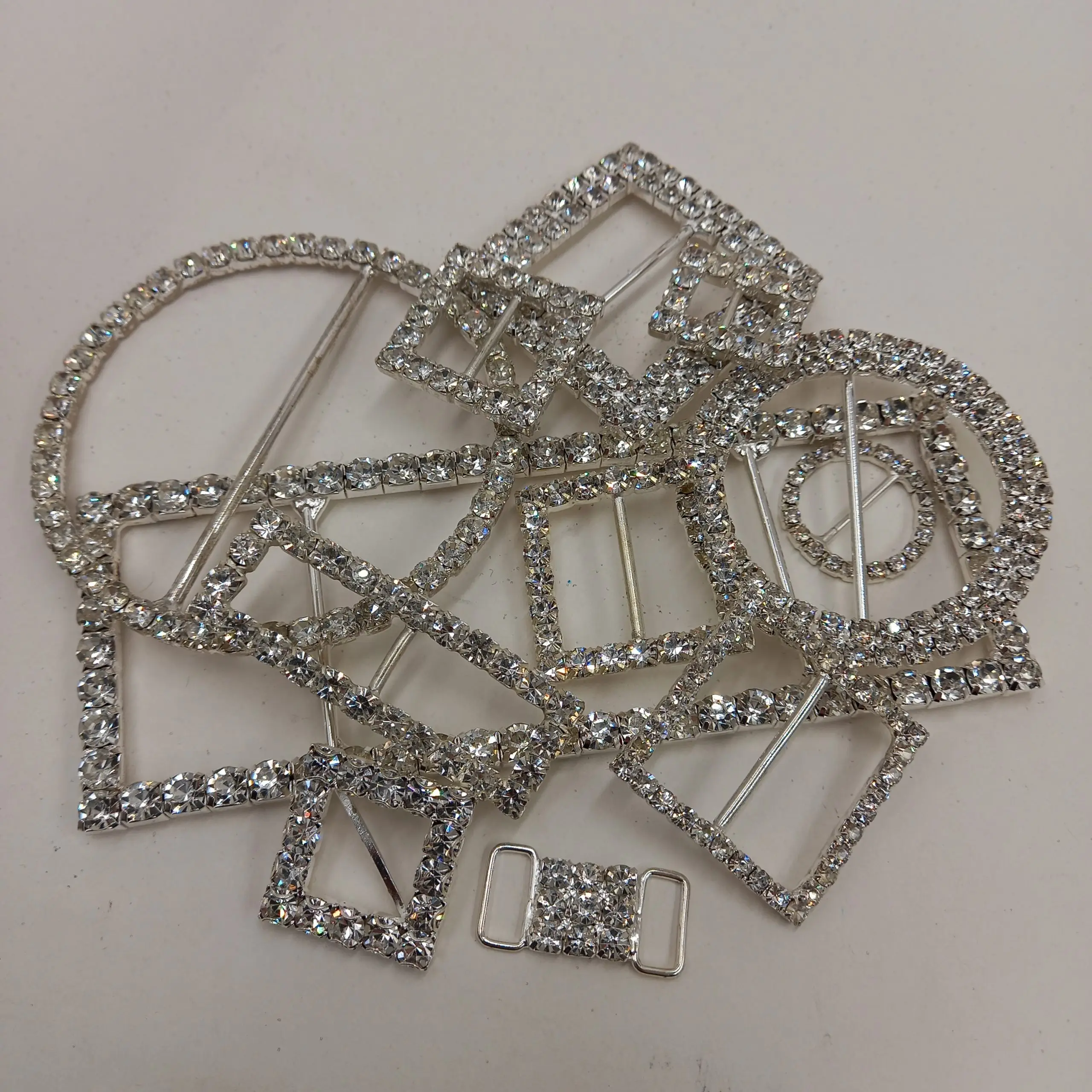 ⁦אבזם חגורה יהלומים עגול כפול 5⁩ – תמונה ⁦2⁩