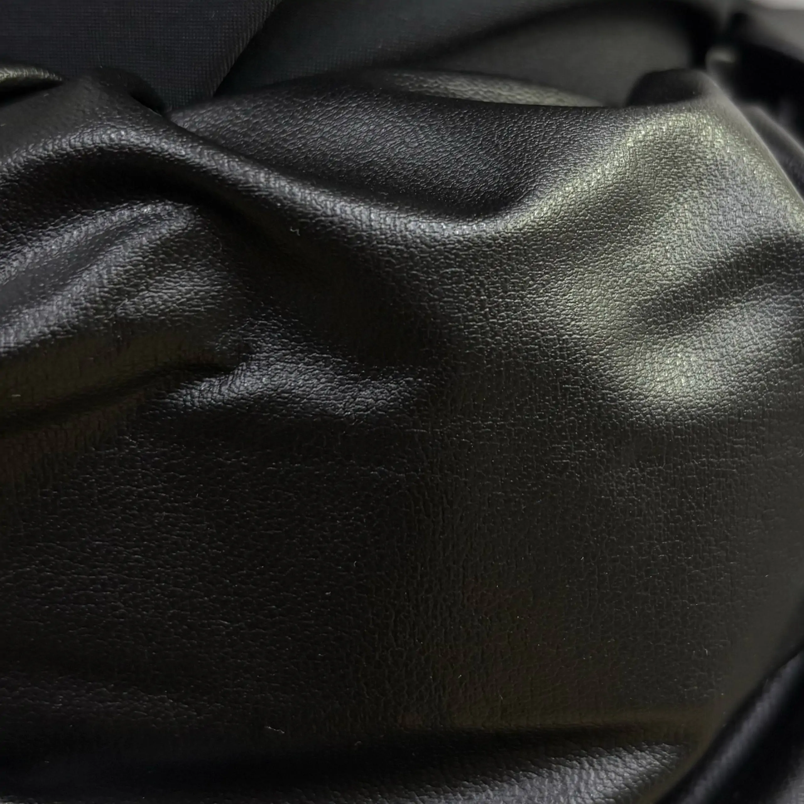 בד דמוי עור לייקרה שחור דק