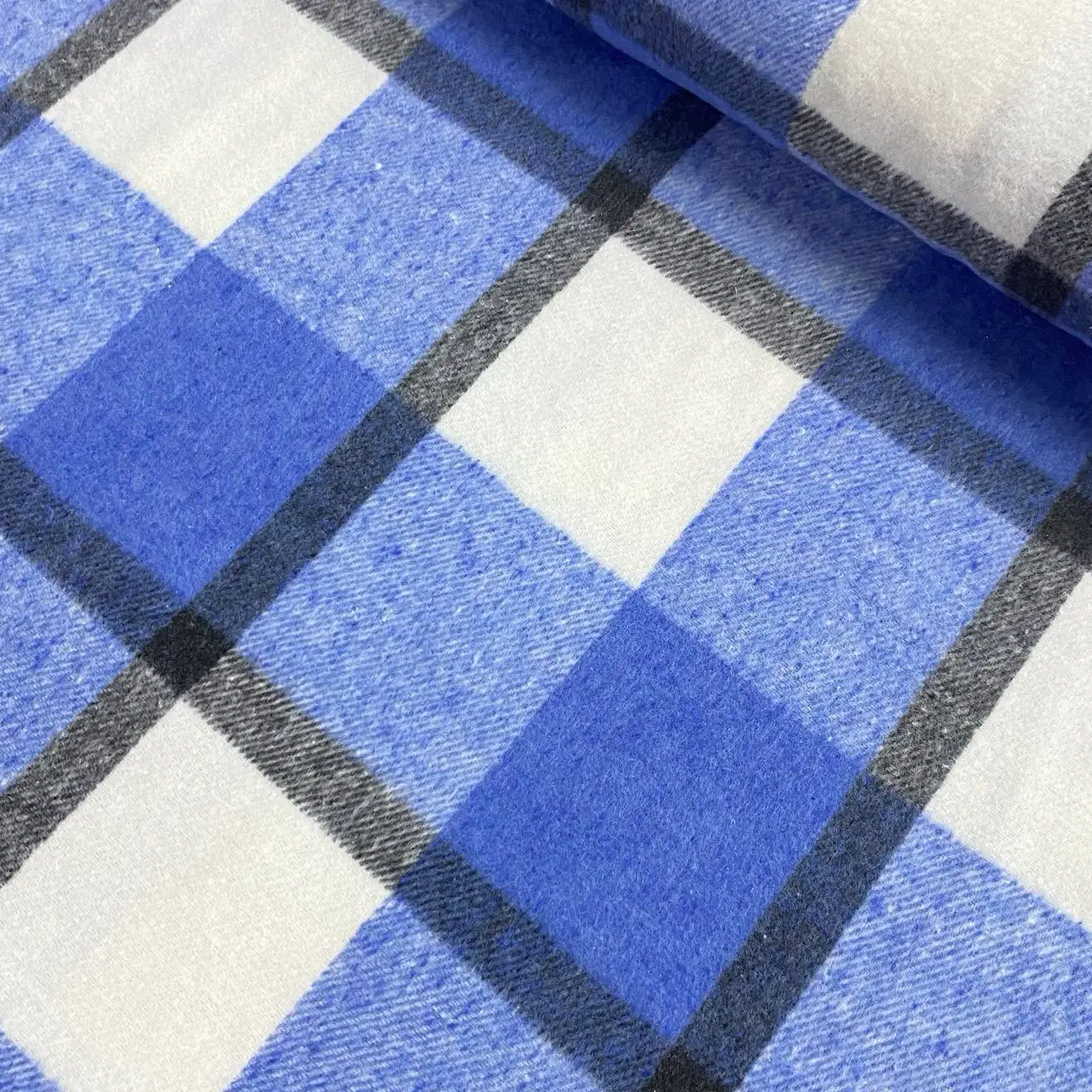 ⁦בד פלנל עבה משבצות כחול⁩ – תמונה ⁦2⁩