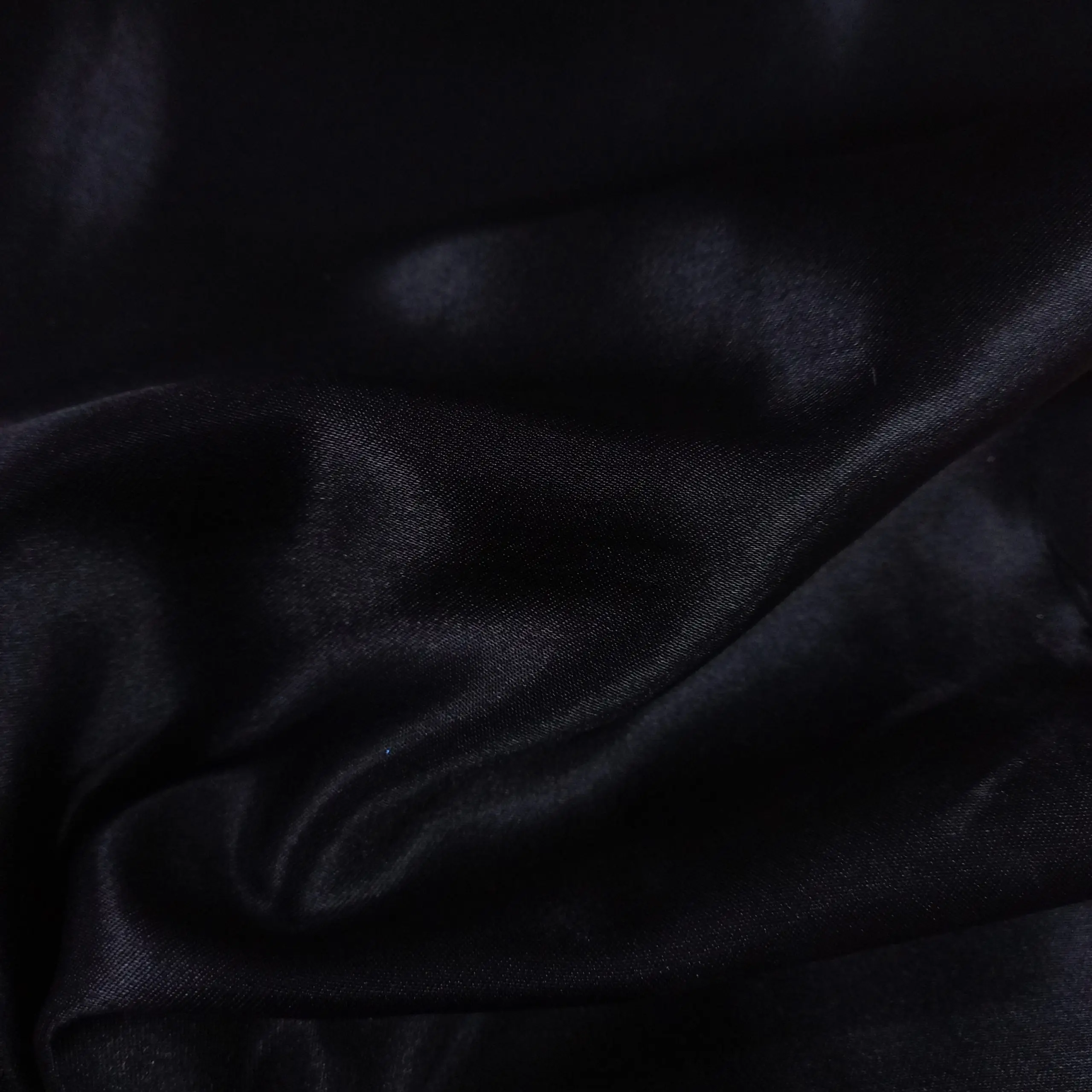 בד סאטן מרוקן שחור