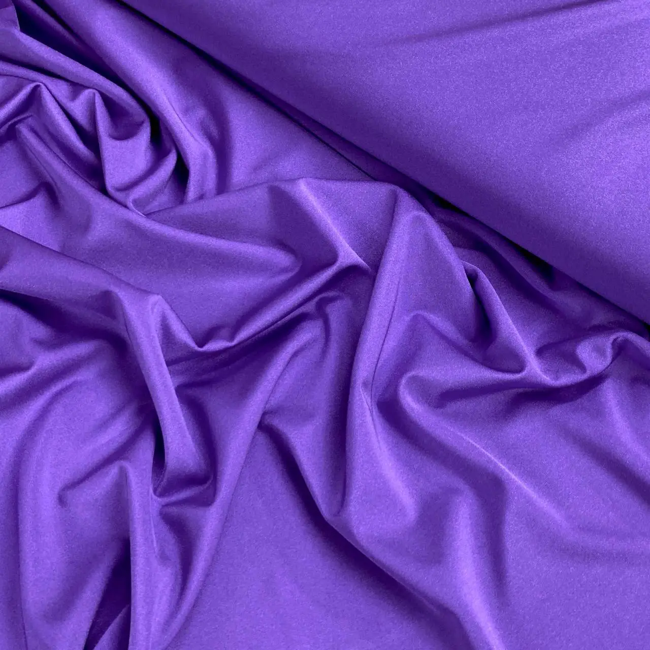 בד מדונה/אופרה סגול