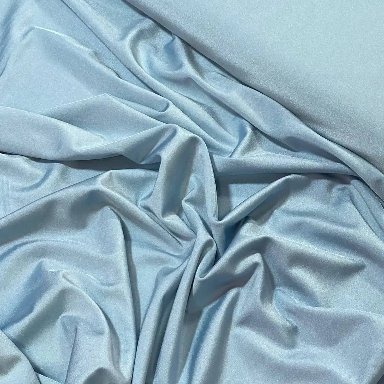 בד מדונה/אופרה תכלת בהיר