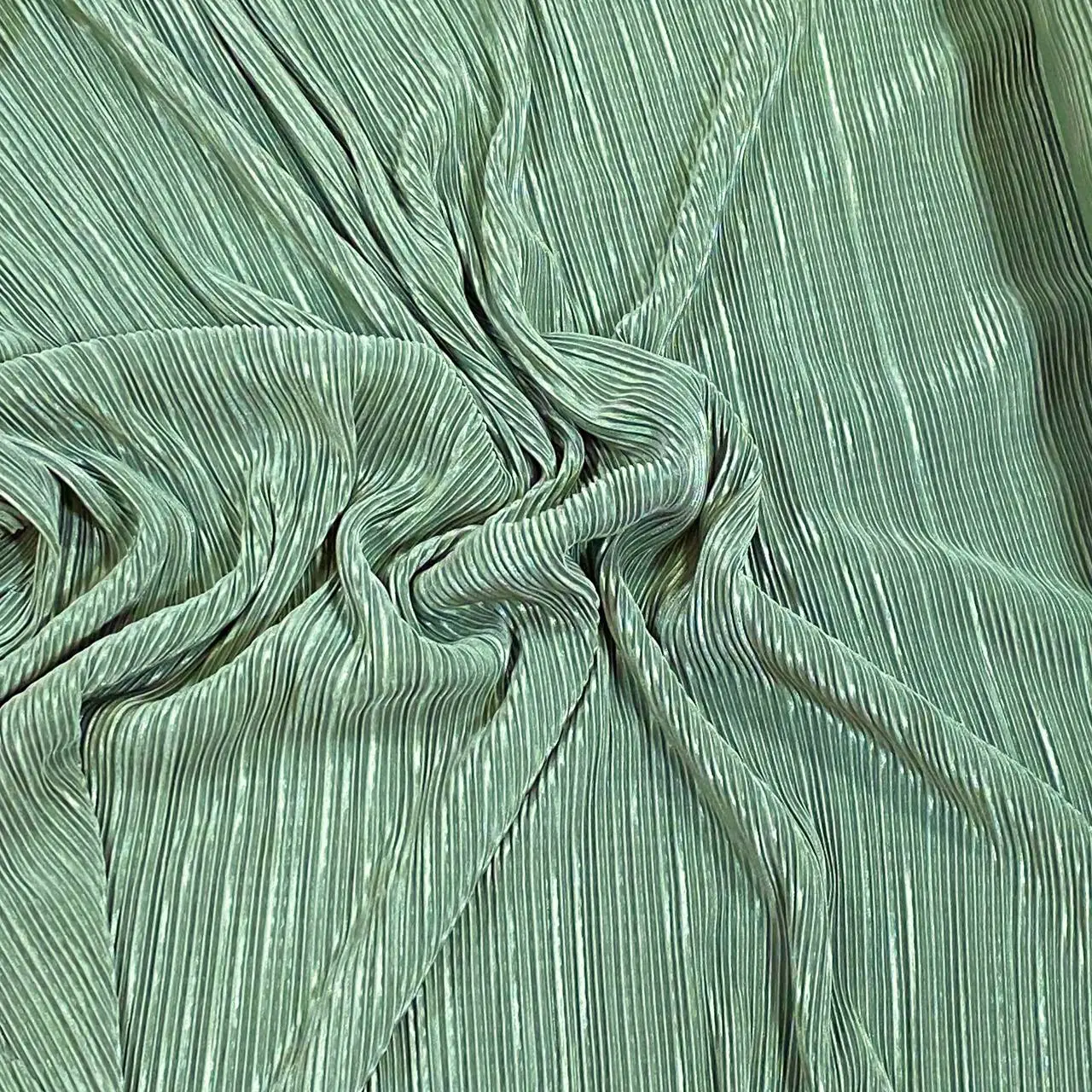 בד פליסה דק פסים דקים מנטה