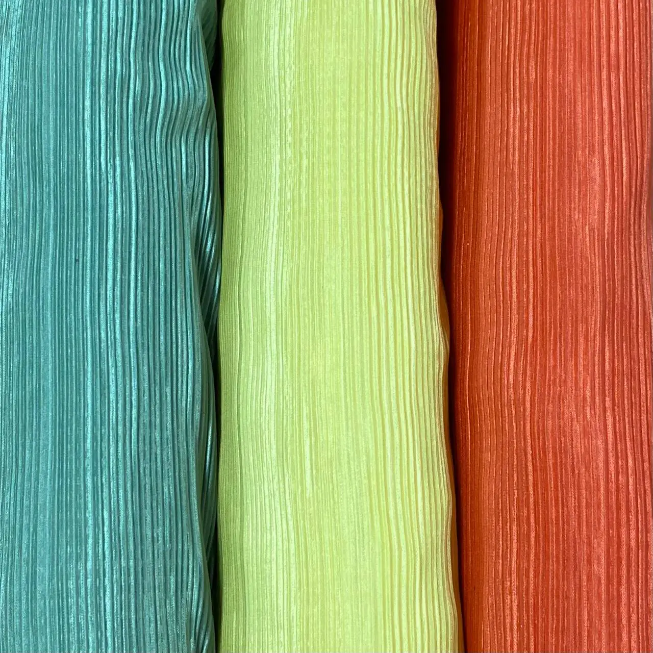 ⁦בד פליסה דק פסים דקים אדום⁩ – תמונה ⁦2⁩