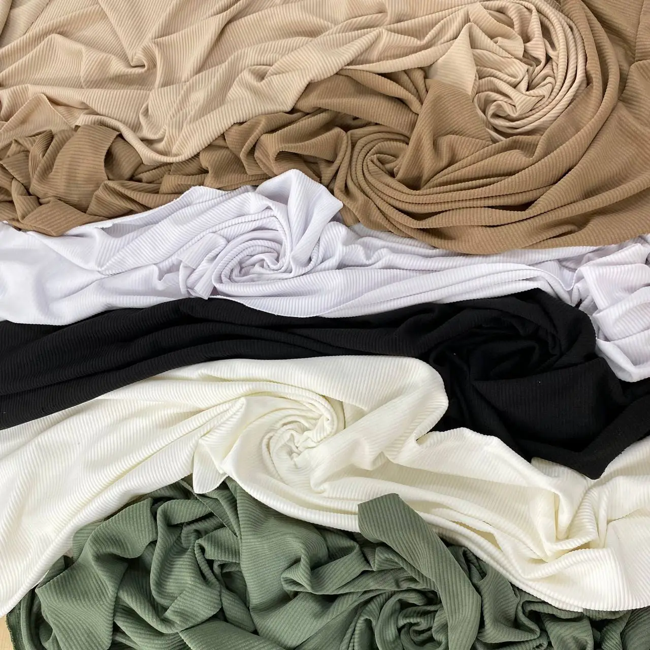 ⁦בד ריב לייקרה חדש בז בהיר⁩ – תמונה ⁦2⁩