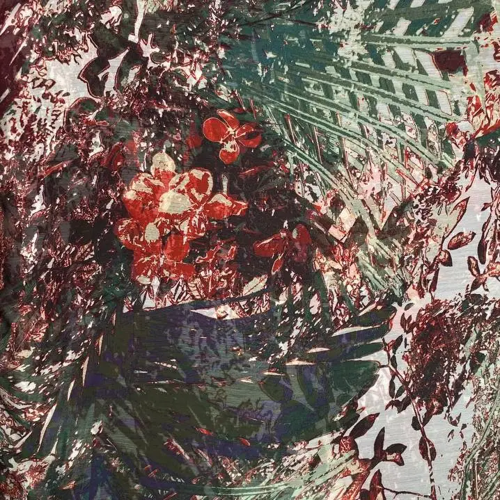 בד שיפון פרחים ועלים אדום ירוק