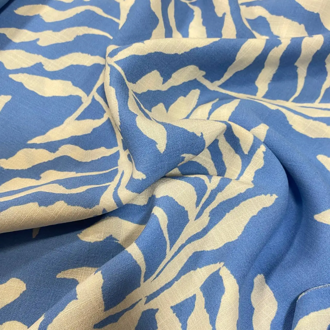 ⁦בד פשתן ויסקוזה עלים תכלת שמנת⁩ – תמונה ⁦2⁩