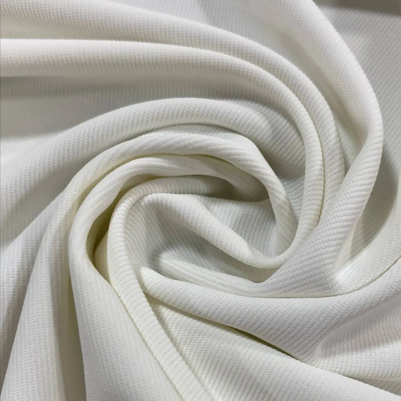 ⁦בד סופר לייקרה אלגנט לבן חלבי⁩ – תמונה ⁦2⁩