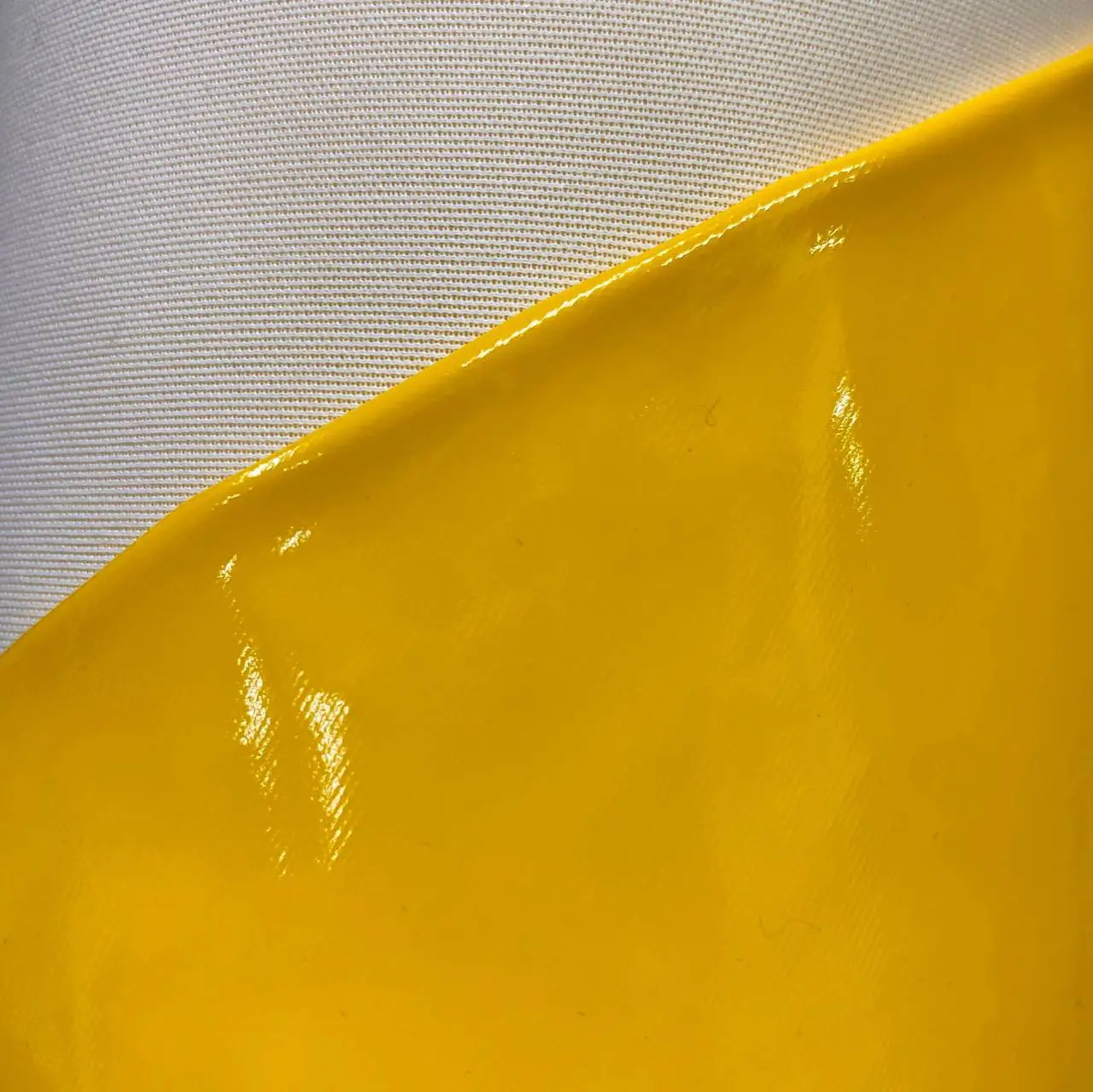 בד ויניל דק צהוב חלמון